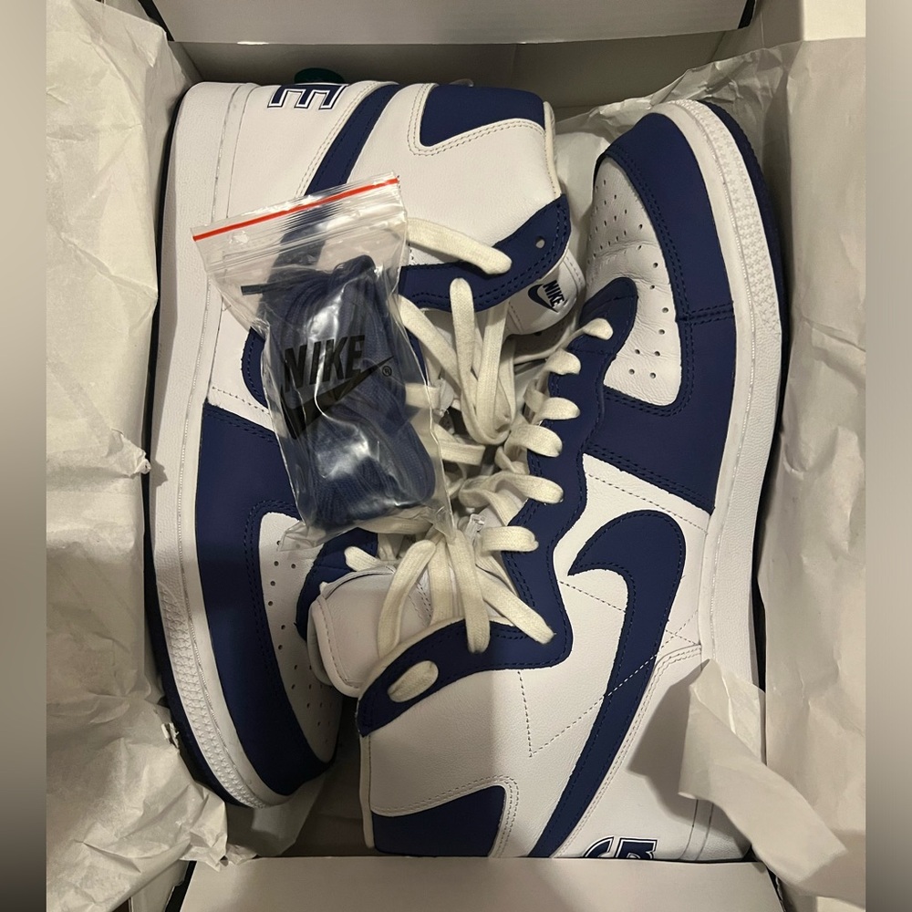 Nike Sneaker - image 1